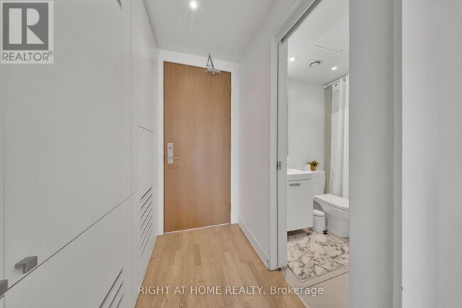 Photo - 629 King St W Unit 625