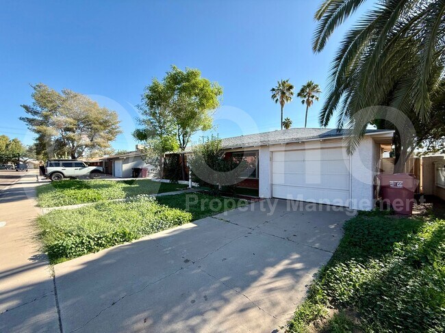 Photo - 8125 E Amelia Ave