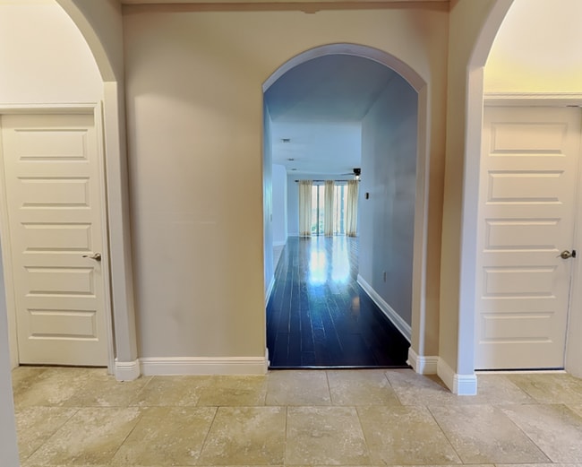 Photo - 15543 Waterleigh Cove Dr