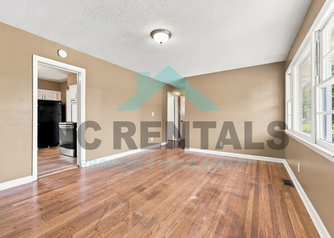 Photo - 1800 Woodmere Dr