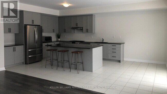 Photo - 1466 Stovell Cres