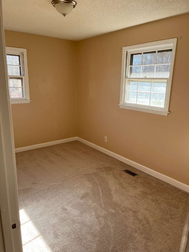 Photo - 3935 Yokley St