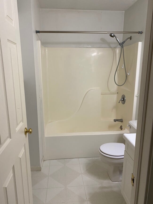 Photo - 305 N 2nd St Unit 4