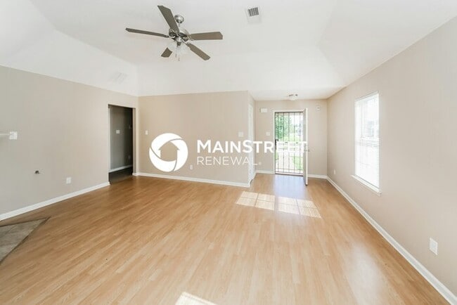3 Bedroom Pet-Friendly Home in Memphis, TN with Main Street Renewal