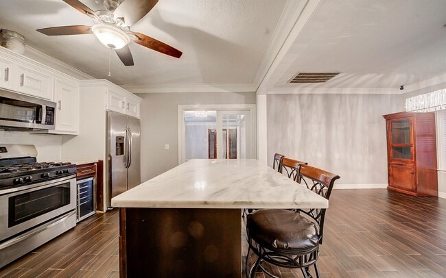 Building Photo - 3905 Billingsley St