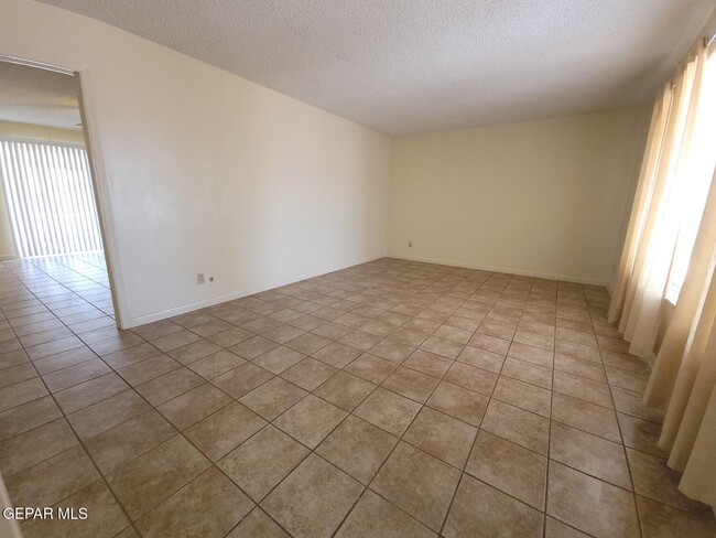 Photo - 240 Ferrari Ct