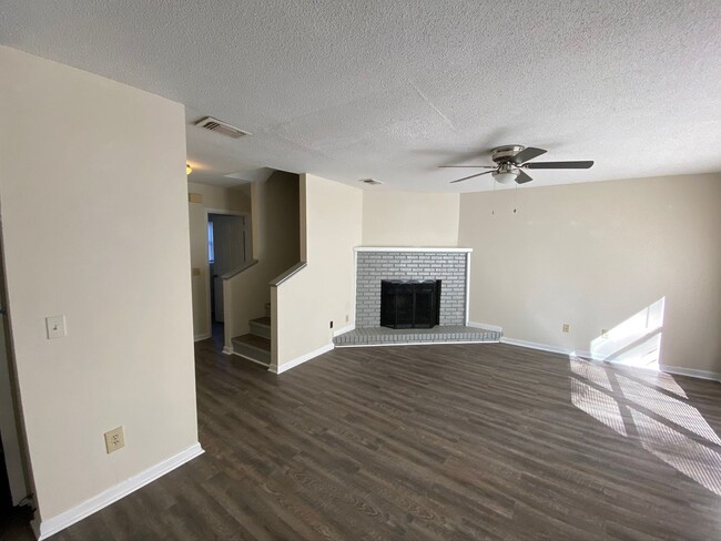 Photo - 201 Westbrooke Court #11 (Westbrooke Townhomes)