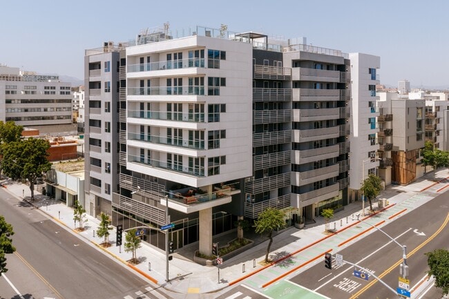 Santa Monica Collection - 501 Broadway