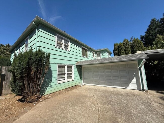 Photo - 3490 Neef Ave SE