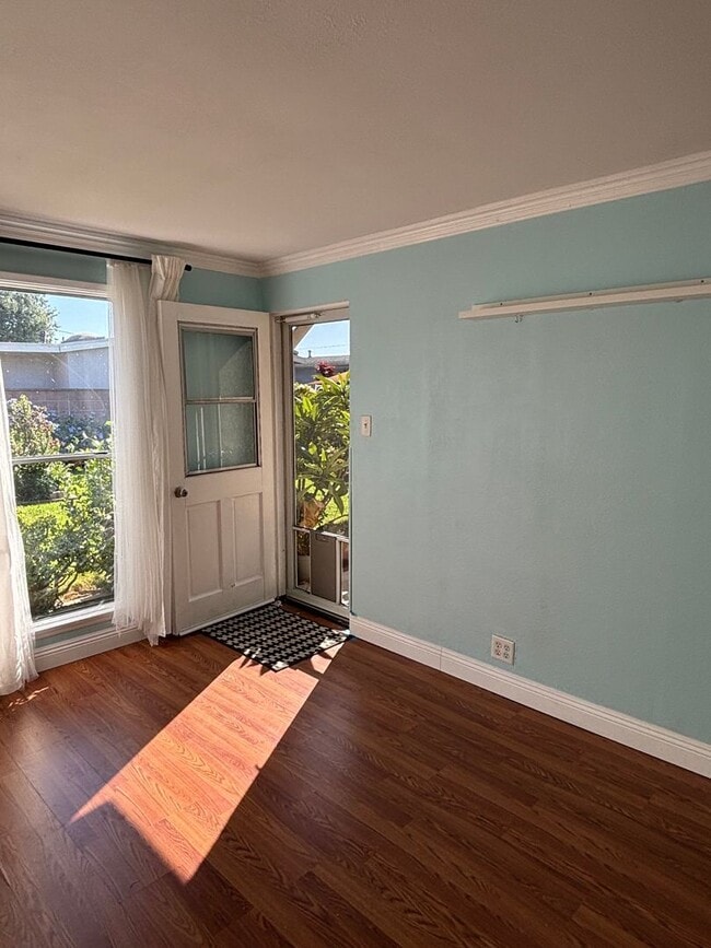 Building Photo - 2832 Charlemagne Ave Unit A