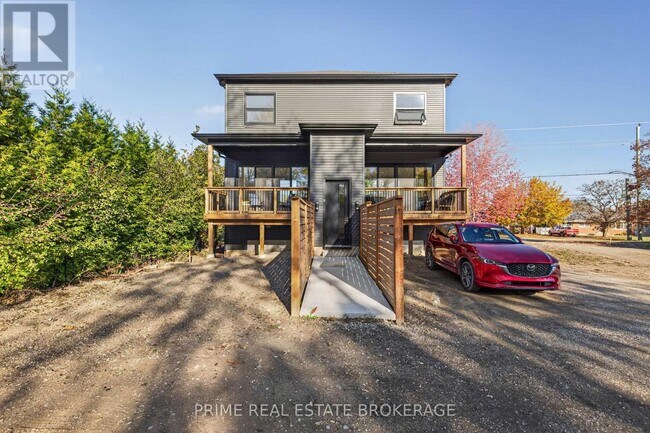 Photo - 417 Base Line Rd E Unit 3