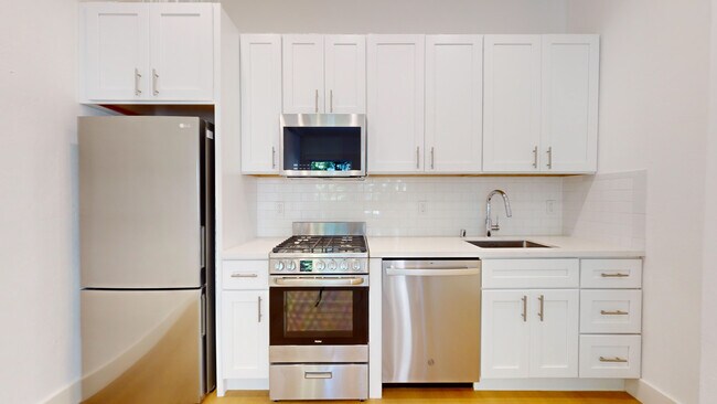 Photo - 550 Baker St Unit 3