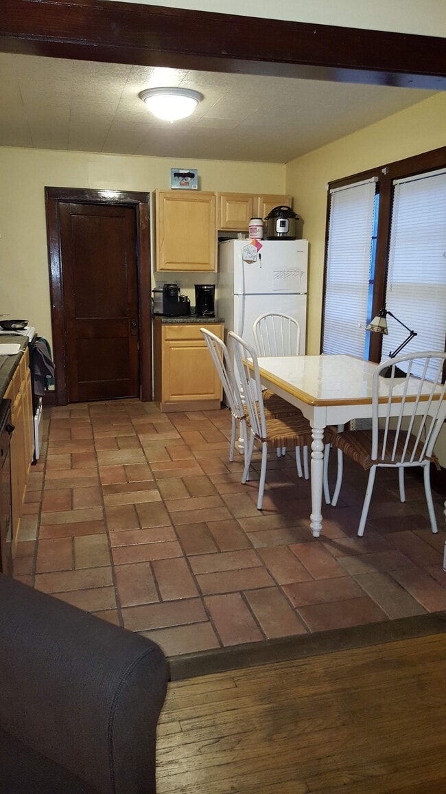 Kitchen - 1221 Packard St Unit 1221 Packard