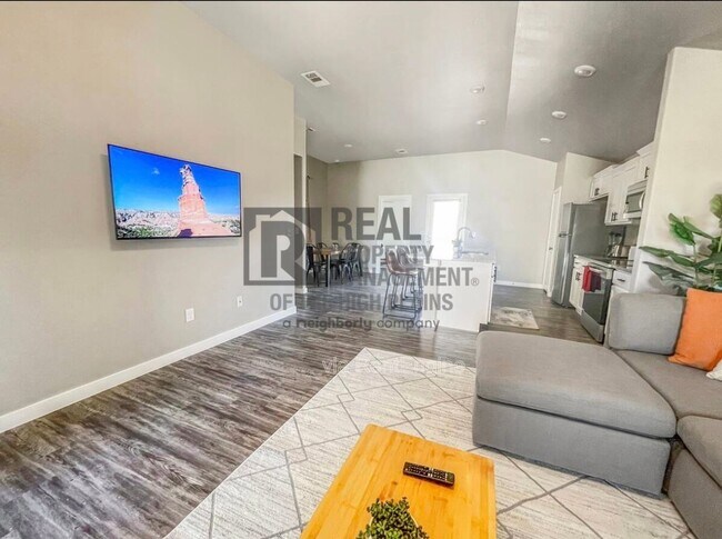 Photo - 7003 Athens St