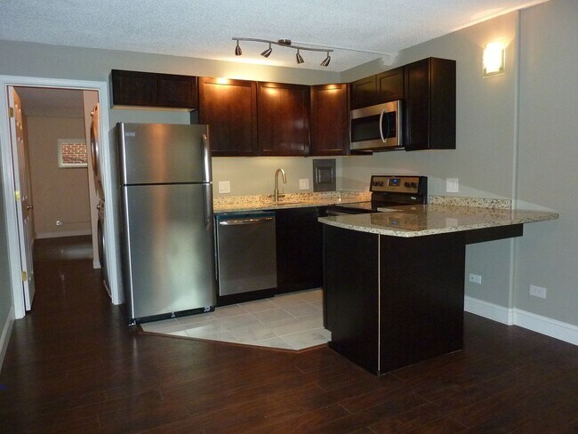 Photo - 1BR Near UTK & Downtown Knoxville – Walk to Cumberland Ave & Neyland Stadium! Unit ET207 BR1 (EVIP)