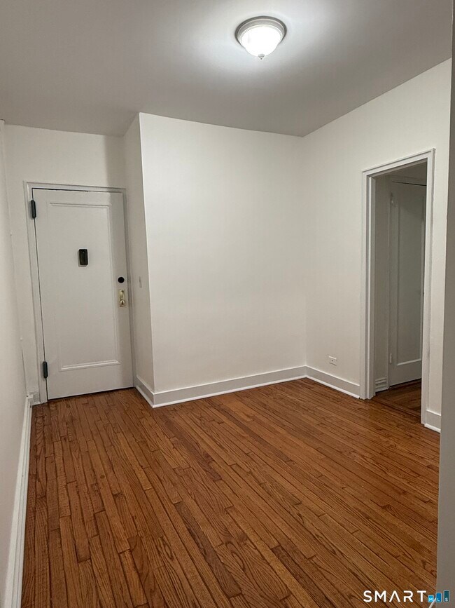 Photo - 70 Strawberry Hill Ave Unit 3-3B