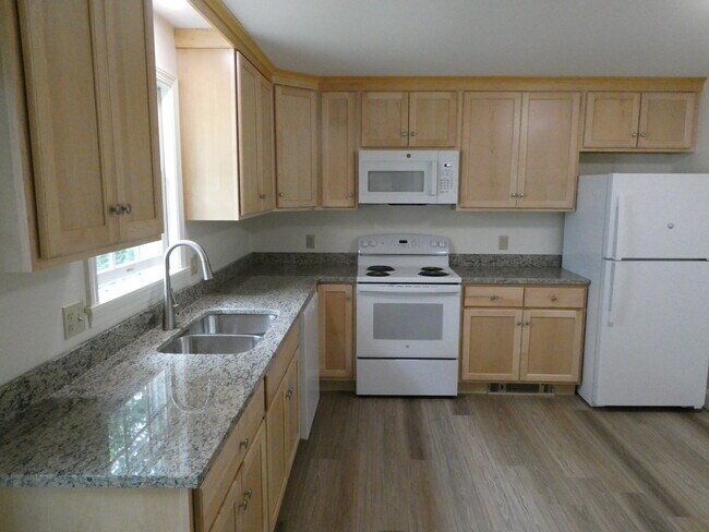 Kitchen - 2 Daniel Dr Unit 2 Daniel Drive