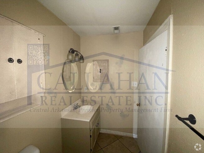 Building Photo - NLR One Bedroom Duplex Rental