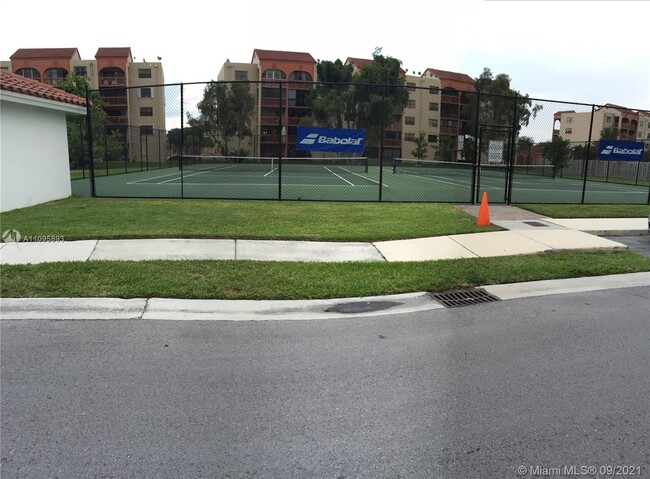 Photo - 990 NW 99th Ct