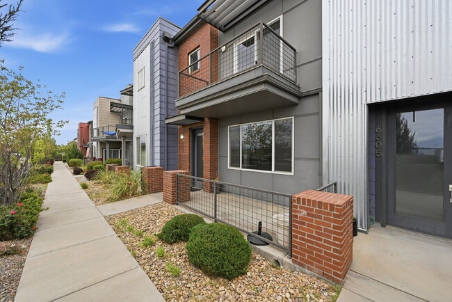 Building Photo - $2,695.45 3-bed, 2.5-bath townhome with a washer and dryer.