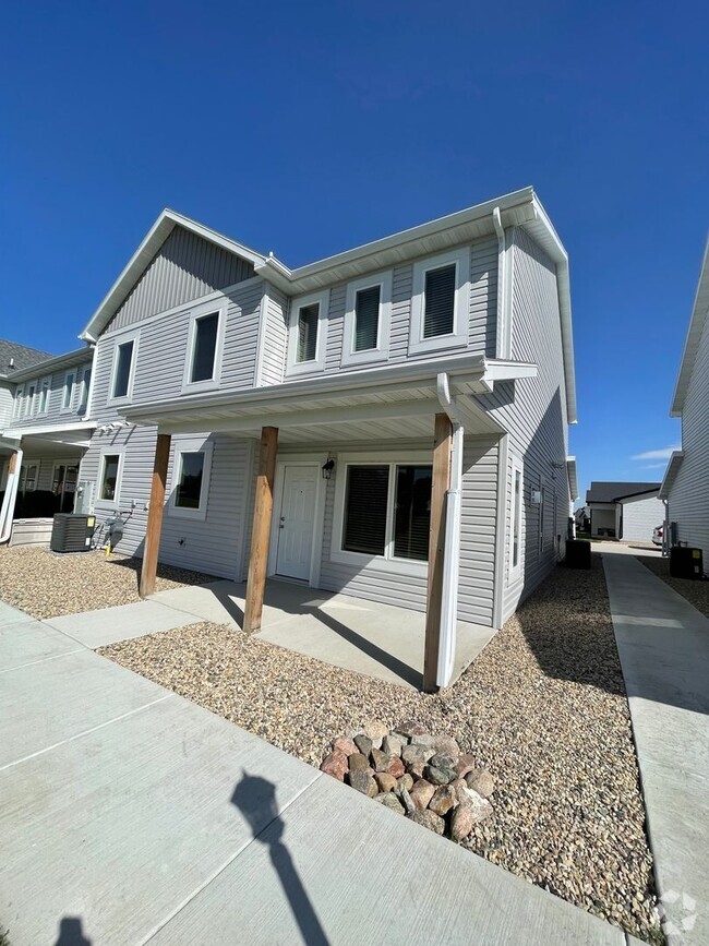 Building Photo - Brand New! Beautiful 3 Bedroom Townhome in...