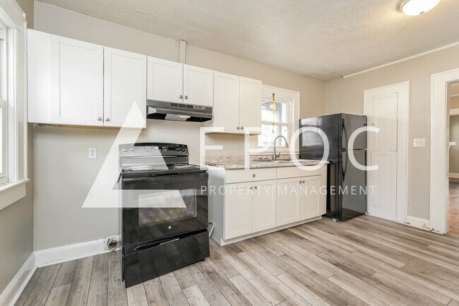 Photo - 305 Burtner St