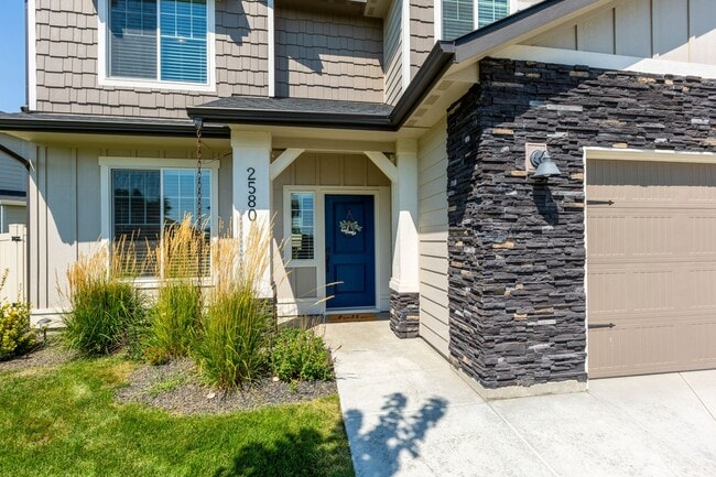 Photo - 2580 E Blackstone Dr