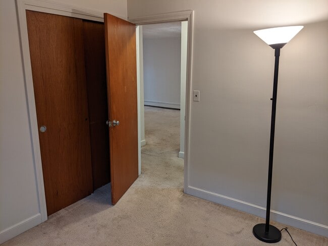 Lrge Bdroom1 w. closet - 100 Summer St Unit 1-2