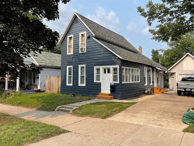Photo - 708 Coit Ave NE Unit 1