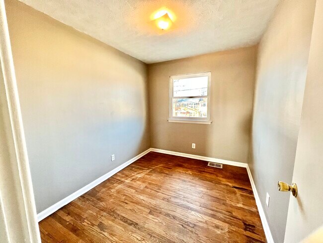 Photo - 3408 Chauncey Ave