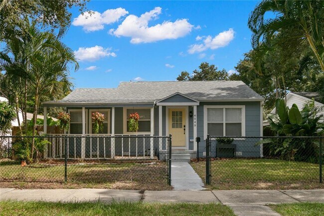 Photo - 4049 Iris St N