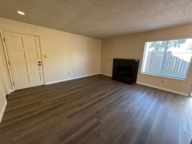 Photo - COL370 Unit 1