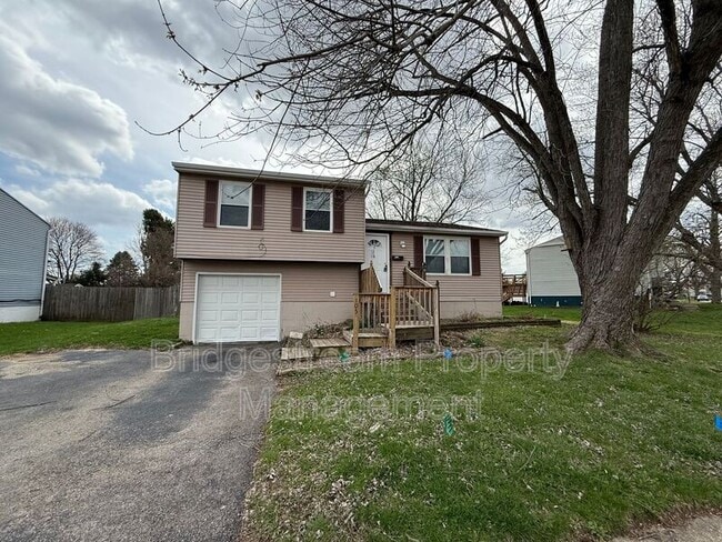 Building Photo - 105 Woodard Dr