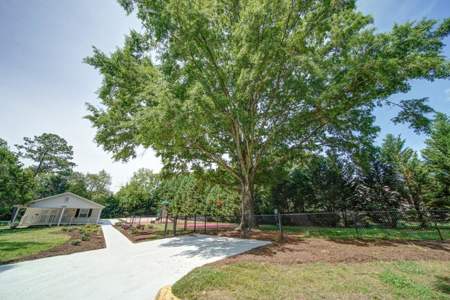 Walkway to Pet Park - Timberstone