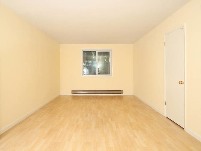 Photo - 670 Live Oak Ave