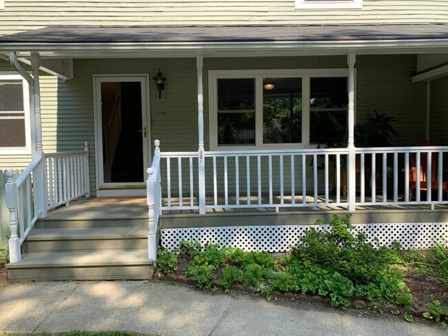 Photo - 6 Oakwood Ln