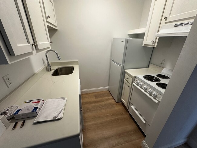 Building Photo - 111 Norway St Unit 404