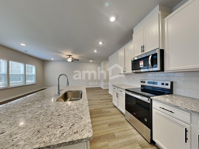 Photo - 4001 Zepelin Wy