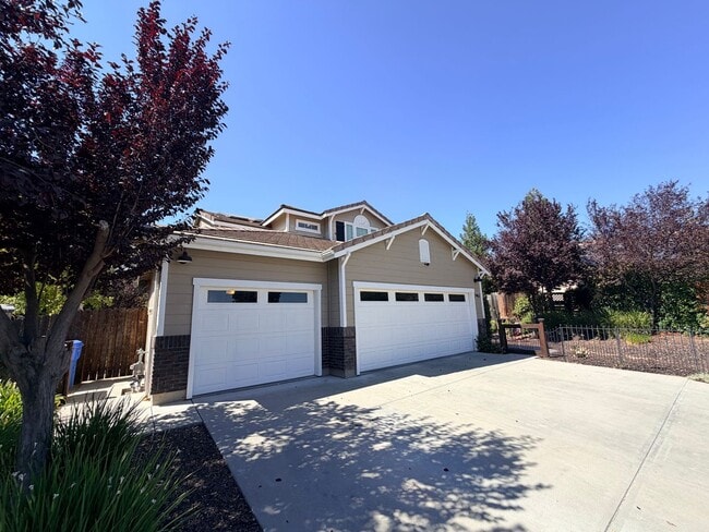 Photo - 2462 Winding Brook Rd