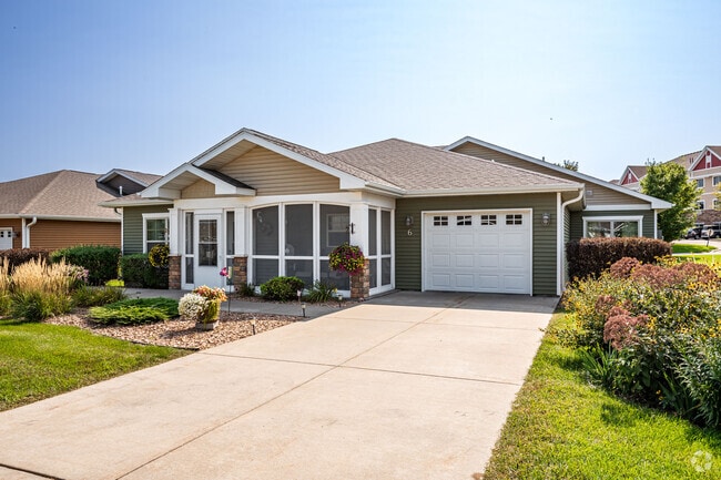 2BR, 1BA - Heritage Cottages 55+ income restricted