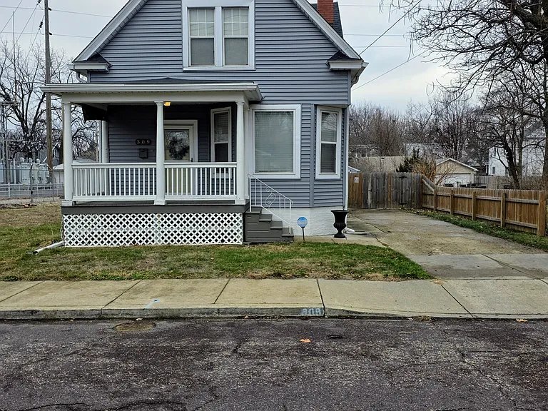 Photo - 309 E Corrington Ave