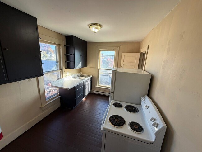 Photo - 1634 Maple Ave