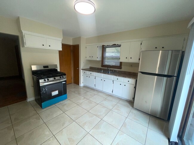 Building Photo - 8817 W Herbert Ave Rental