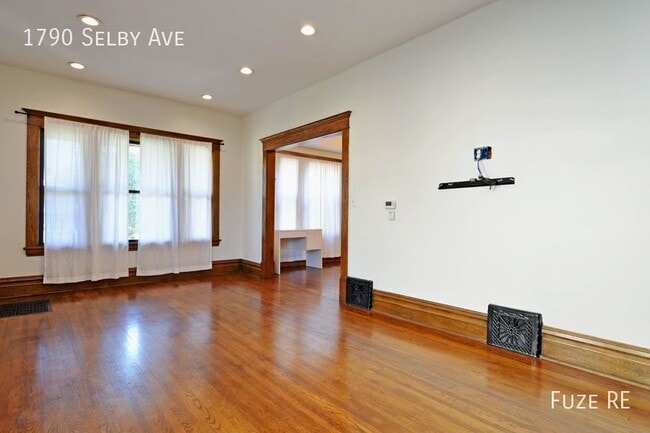 Photo - 1790 Selby Ave