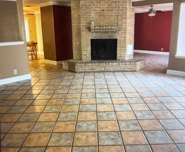 6046 Broadmeadow