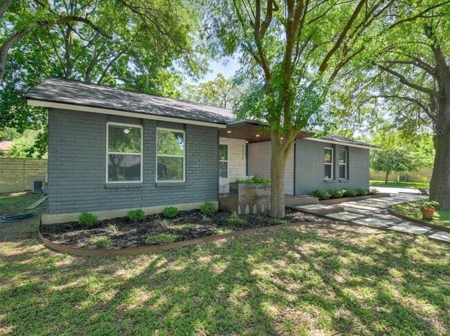 Photo - Unique Redesign - South Austin 3/2 - Big Private Yard - Garage- Great Neighborhood - Close to Eve...