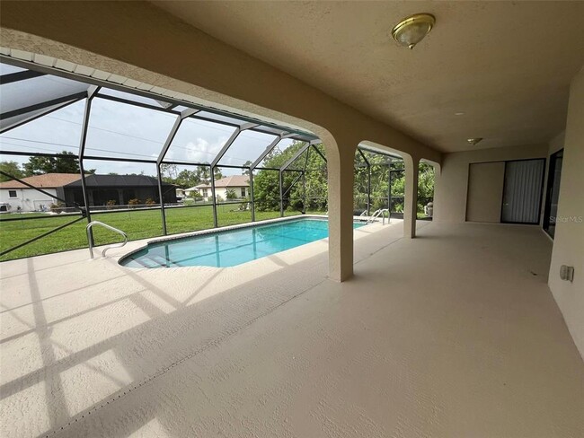 Photo - 18171 Edgewater Dr