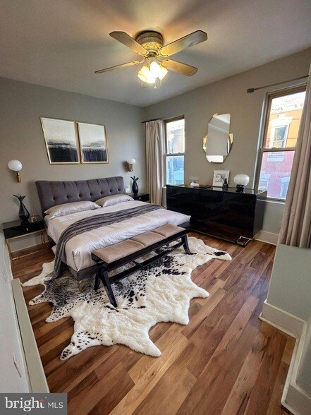 Photo - 2728 W Oakdale St