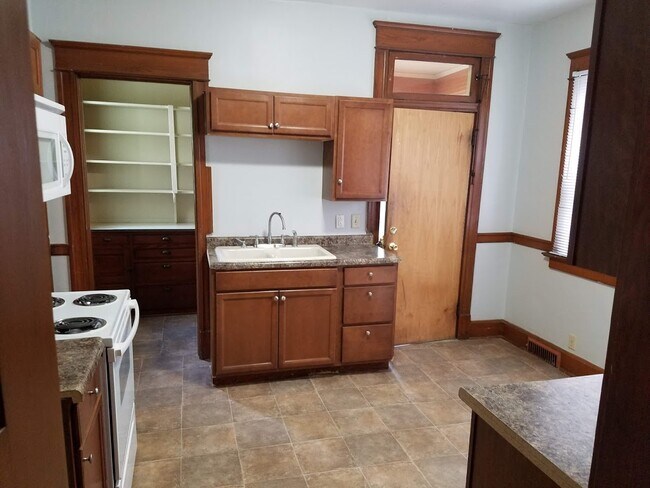 Photo - 309 Fairchild St