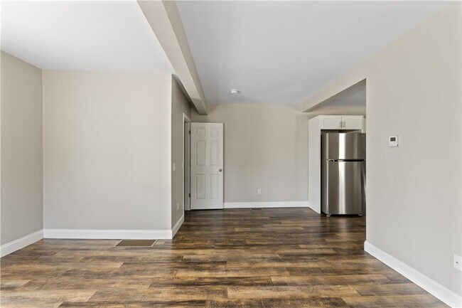 Photo - 15 Brayton St